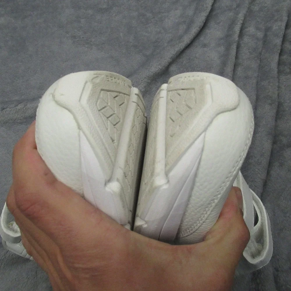 Brooks lightly used